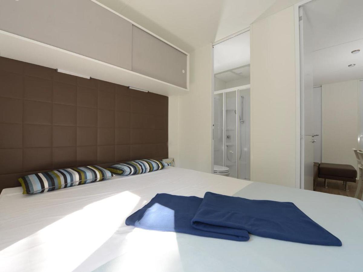 Holiday Home Maxi Caravan Capri By Interhome 바이아도미찌아 외부 사진